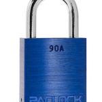 Gembok PACLOCK 90A warna biru aluminium dengan shackle baja 2 inci tahan karat