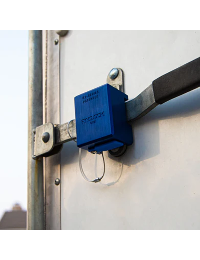 Gembok PACLOCK UCS-81A biru dengan desain hidden shackle untuk pintu trailer dan truk